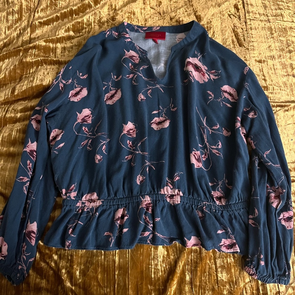 Jennifer Lopez work blouse